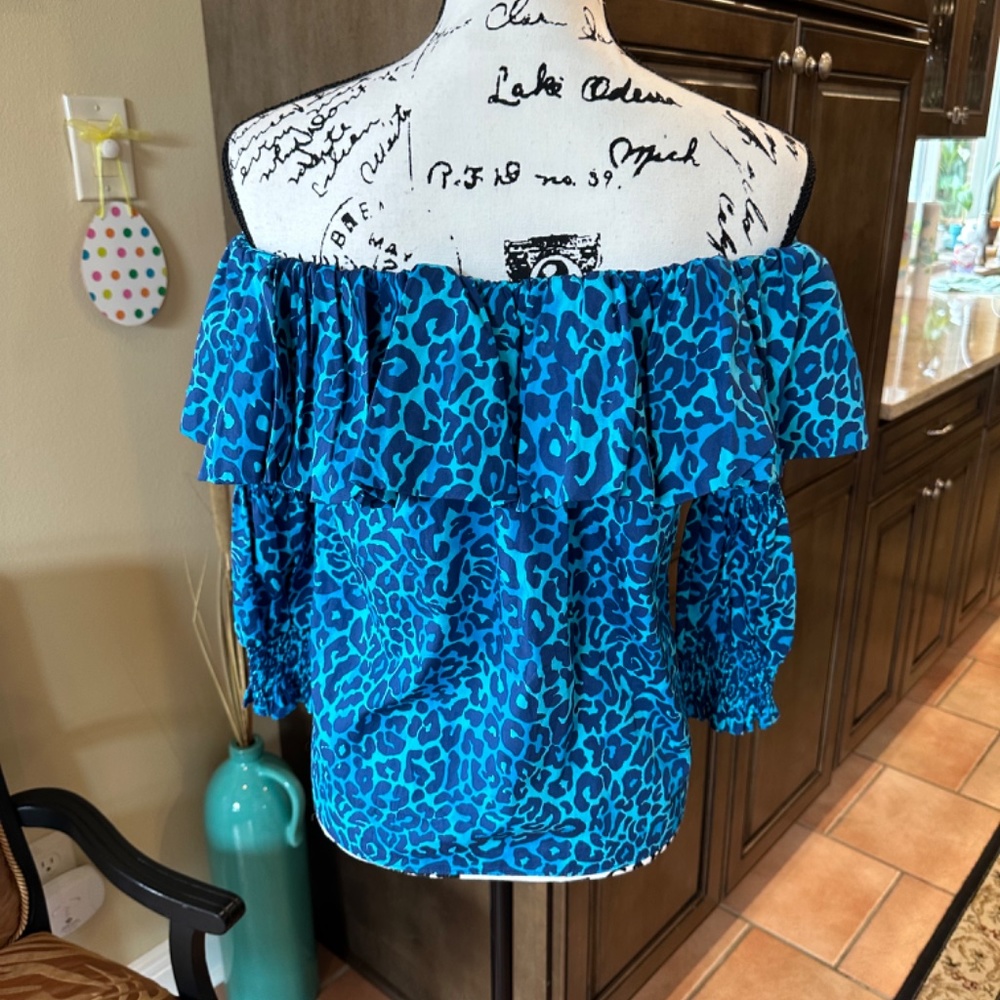 🛍NWT!! Lilly Pulitzer Beatrix Top- Oyster Bay Navy “My Favorite Spot” NWT!!!🛍 - Picture 10 of 14